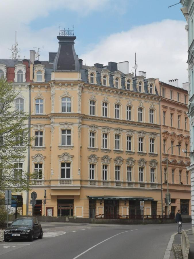 Apartmany U Hotelu Thermal Kv Karlovy Vary Bagian luar foto